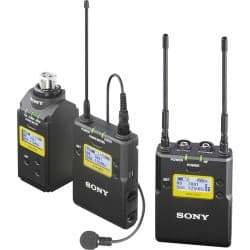 Plug-on Digital Integrado Sony UWD-D16 e Sistema de Microfone de Lapela Combo Wireless