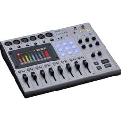 Zoom PodTrak P8 - Gravador de Podcast Multipista Portátil