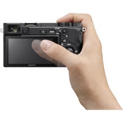 Câmera Mirrorless Sony a6400 com lente 16-50mm