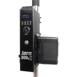 Aputure LS C300d II - Kit de Luz de LED com Placa de Bateria (V-Mount)