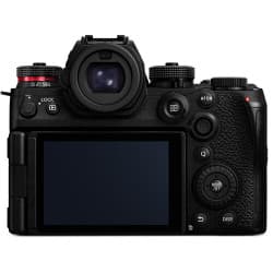 Panasonic - Câmera Mirrorless Lumix S1R II