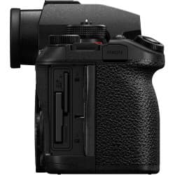 Panasonic - Câmera Mirrorless Lumix S1R II