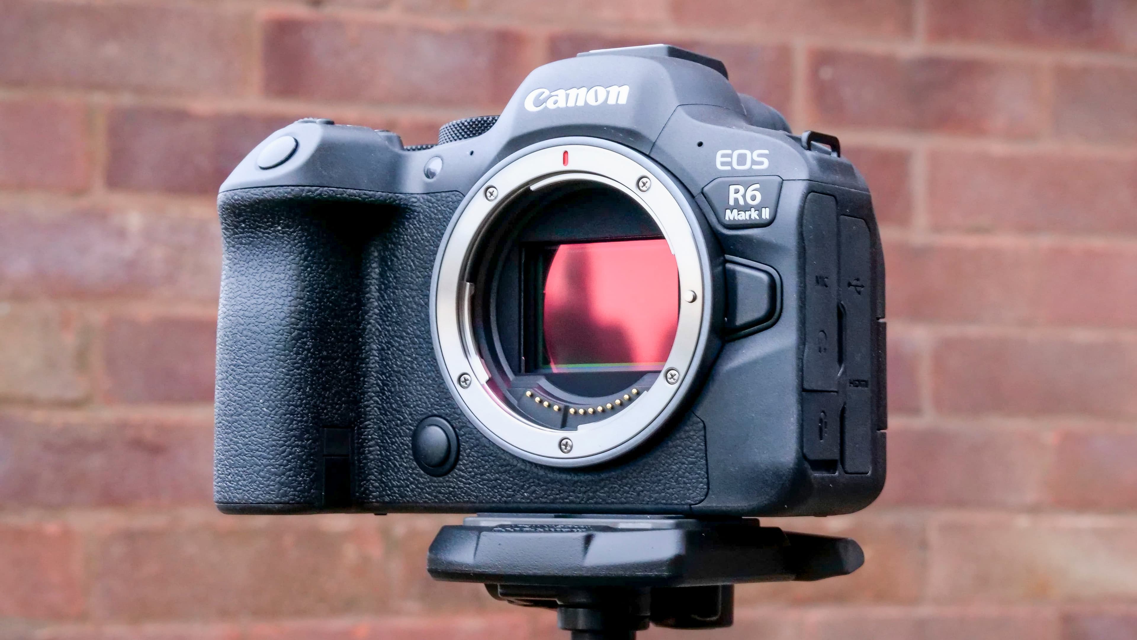 A Revolução para Criadores de Conteúdo Audiovisual: Canon EOS R6 Mark III