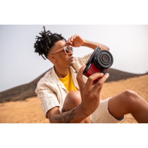 As melhores câmeras compactas para foto e vídeo em 2026: Canon EOS R50 V vs Panasonic Lumix S9